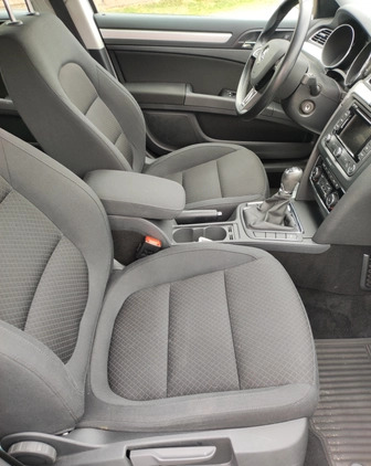 Skoda Superb cena 49900 przebieg: 141000, rok produkcji 2015 z Chęciny małe 211